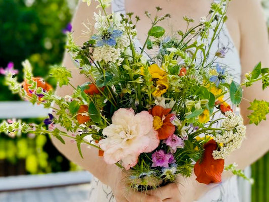 What Are DIY Weddings?